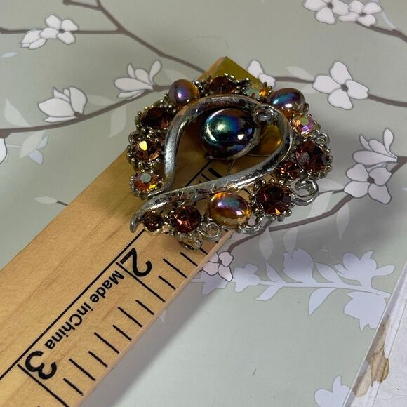 VTG Lisner faux Amber colored dangle cabochon brooch. - Picture 5 of 6